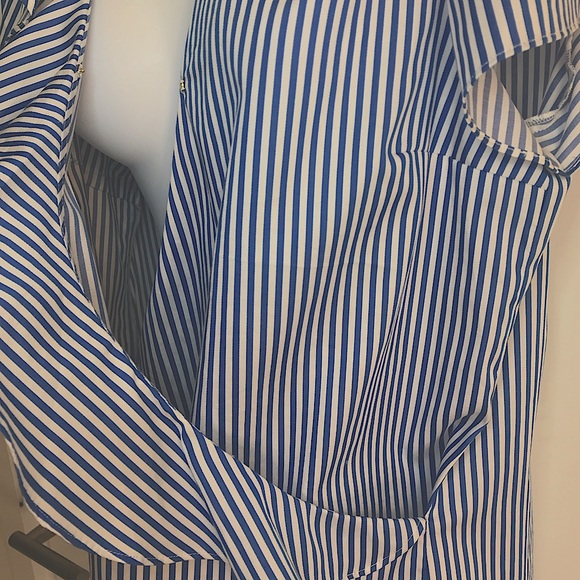 🔴 4/$15 Draper James Cotton Blue White Stripe Ruffle Front Blouse size 6 NWT - Picture 10 of 15